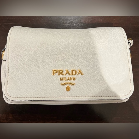 This Prada Vitello Phenix Flap Crossbody Bianco - Picture 8 of 8
